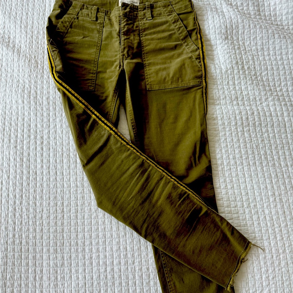 NILI LOTAN Jenna Pant
Olive green with yellow / navy stripe